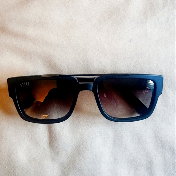 9FIVE ALL BLACK  - GRADIENT SUNGLASSES - Picture 5 of 6